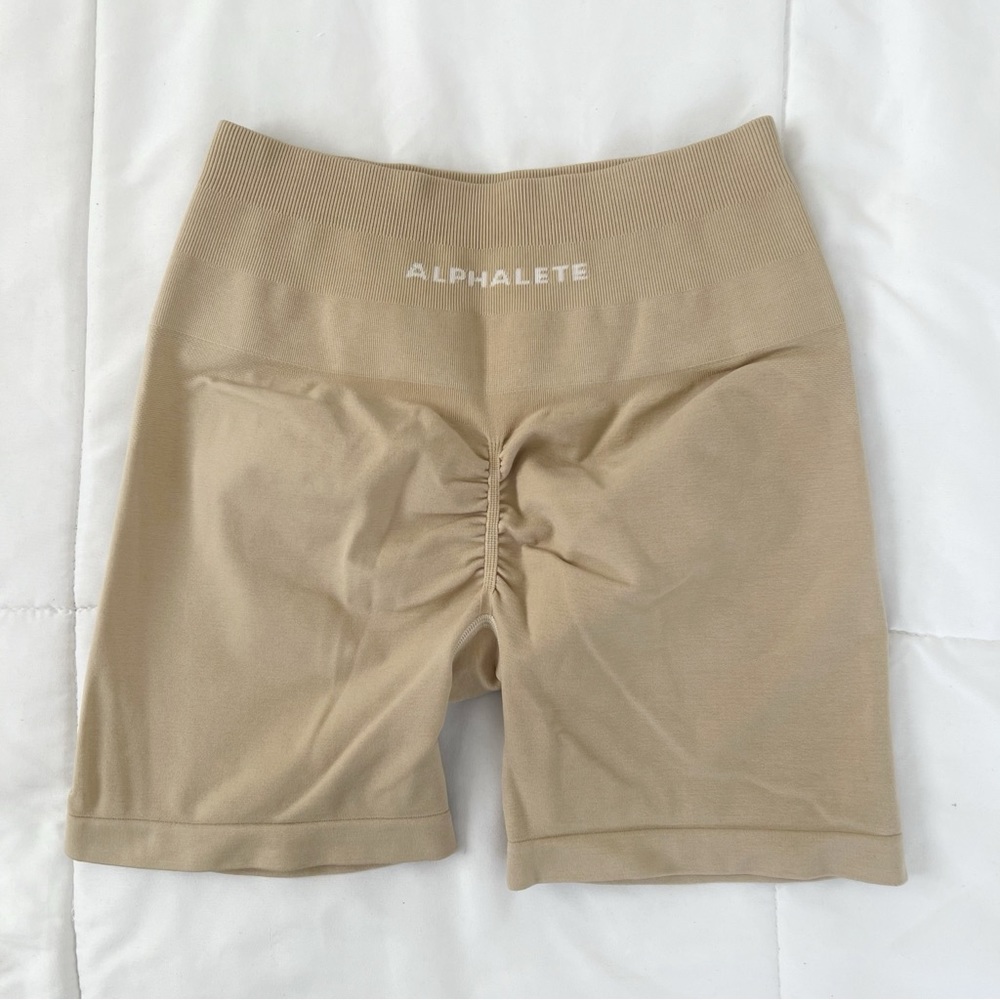 Alphalete Amplify Shorts - Hazelnut